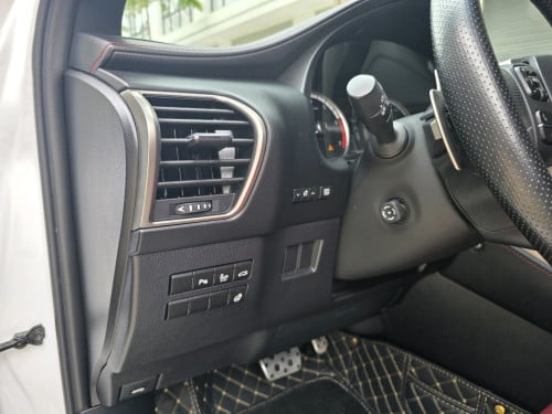 ឆ្នាំ 017 F-Sport ធានាជូនថ្មីគ្មានពីរ