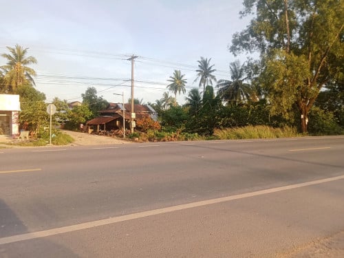 ដីលក់ប្លង់រឹងកាត់ឈ្មោះជូន13000$ជាប់ផ្លូវបេតុងចុះពីថ្នល់ជាតិ50mនៅភូមិសំរុងចុងអូរក្បែរការ៉ាស់សាំង