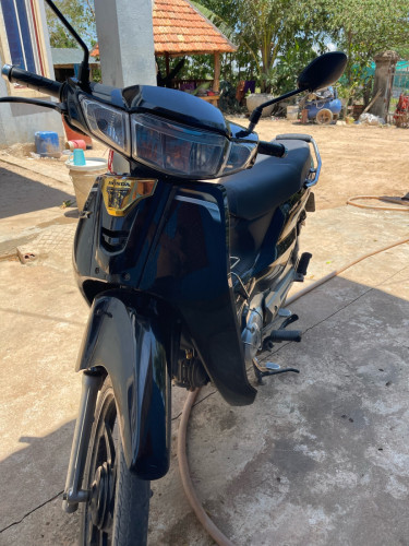 ម៉ូតូស្អាតមានពន្ធកាតគ្រីត្រឹមត្រូវម៉ូតូសានុំលក់1550ចចារ