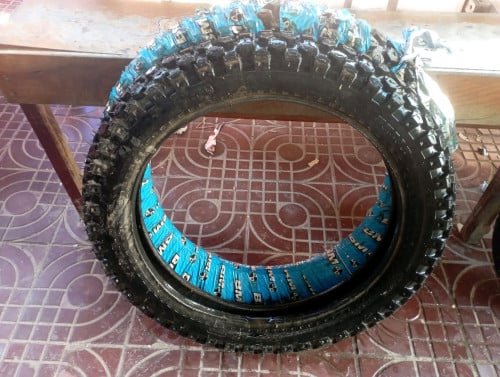 សំបកកង់ថ្មី រង្វង់ 18" មួយគូរ