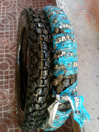 សំបកកង់ថ្មី រង្វង់ 18" មួយគូរ