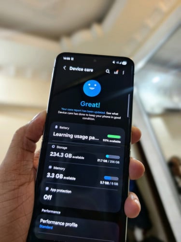 ខូចអេក្រង់ក្នុង . លក់ 200$ Ram8/256GB