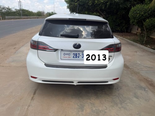 ឡានលក់ឆ្នាំ2013ឡានស្អាតលក់