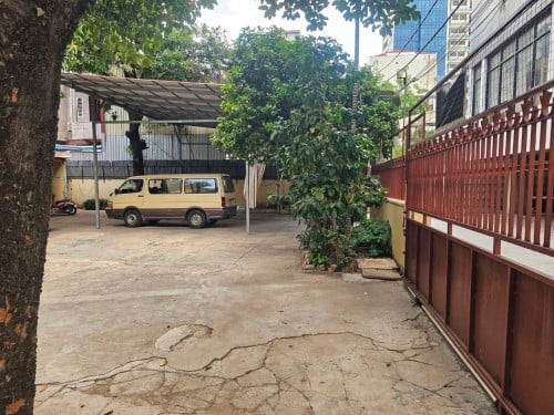 ដីលក់! សង្កាត់ទន្លេបាសាក់ ជិតវិមានឯករាជ្យ 25m x 40m