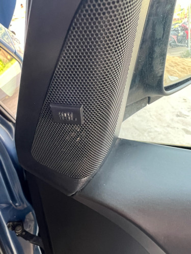 ឡានលក់ប្រញាប់លុយ 7500$