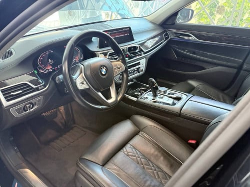 រថយន្តមួយទឹក BMW -740 2020 រថយន្តនៅថ្មីស្អាត