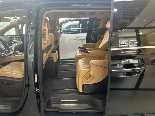 រថយន្តមួយទឹក DENZA D9 DM-I AWD 2025 រថយន្តនៅថ្មីមួយជុំ