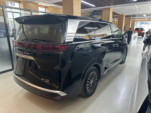 រថយន្តមួយទឹក DENZA D9 DM-I AWD 2025 រថយន្តនៅថ្មីមួយជុំ