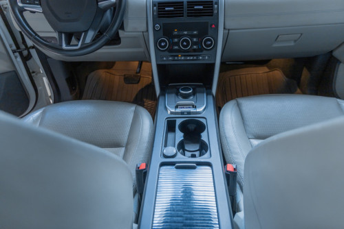 រថយន្ត DISCOVERY SPORT សម្រាប់ជួល