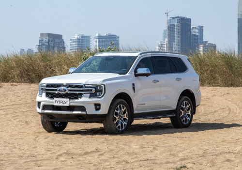 រថយន្ត Ford Everest សម្រាប់ជួល