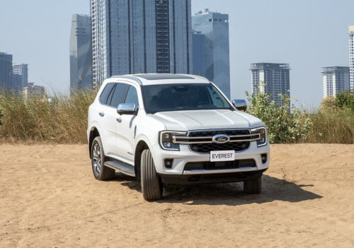 រថយន្ត Ford Everest សម្រាប់ជួល