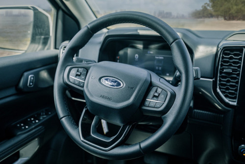 រថយន្ត FORD RANGER សម្រាប់ជួល