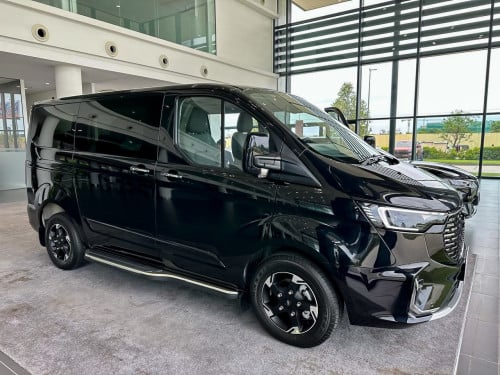 រថយន្ត FORD TOURNEO សម្រាប់ជួល