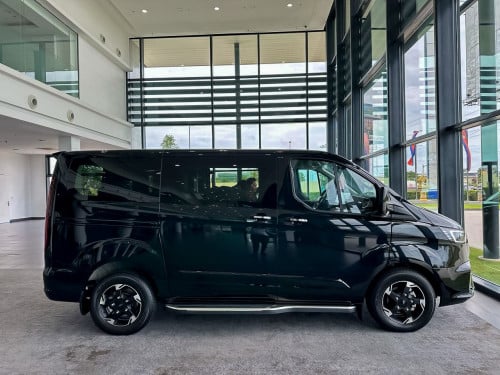 រថយន្ត FORD TOURNEO សម្រាប់ជួល