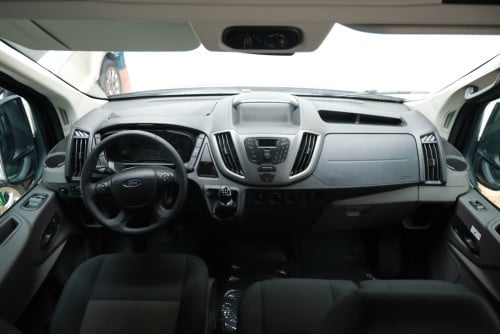 រថយន្ត FORD TRANSIT សម្រាប់ជួល