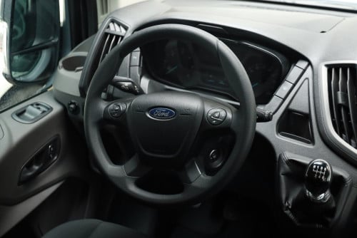 រថយន្ត FORD TRANSIT សម្រាប់ជួល