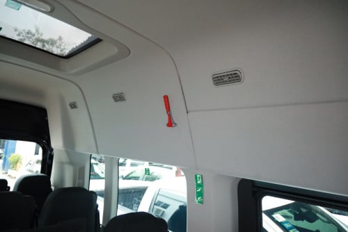 រថយន្ត FORD TRANSIT សម្រាប់ជួល