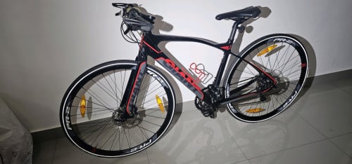 កង់ Giant FastRoad COMAX 1 តួរកាបោន size S