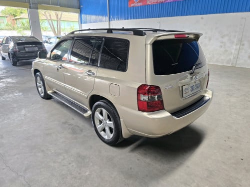 លក់Highlander 2004 V4.ប៉ុង1ទឹកមាស