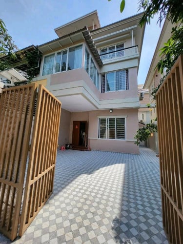 ផ្ទះជួល (House for Rent) បុរីប៉េងហួតបឹងស្នោរ