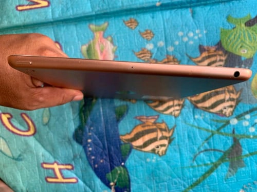 លក់ipad 6 wifi 32G like new