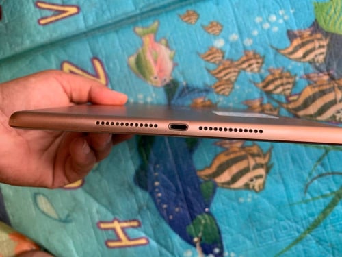 លក់ipad 6 wifi 32G like new
