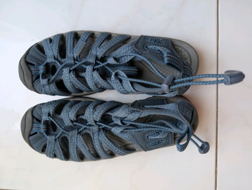 ស្បែកជើងរោងចក្រនាំចេញ Keen