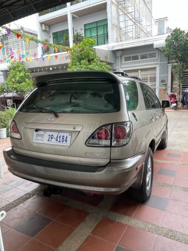 លក់ LexusRX300 2000P2ហ្គាសទេីបដាក់បានបីខែកង់ថ្មីបួនគ្រាប់ម៉ាញេហេីយបងប្អូនចង់បាន️
