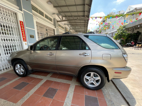 លក់ LexusRX300 2000P2ហ្គាសទេីបដាក់បានបីខែកង់ថ្មីបួនគ្រាប់ម៉ាញេហេីយបងប្អូនចង់បាន️