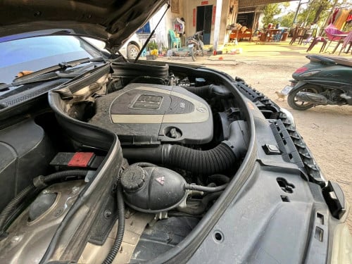 ឡានលក់ Mercedes Benz GLK 350 ឆ្នាំ 2010 full Option V6.ឡានស្អាត សំនុំ