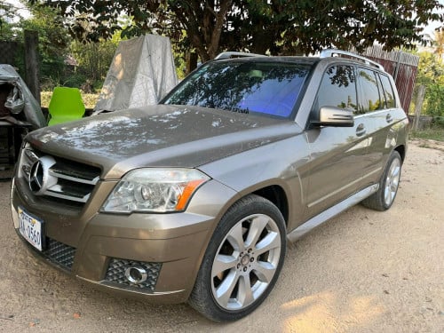 ឡានលក់ Mercedes Benz GLK 350 ឆ្នាំ 2010 full Option V6.ឡានស្អាត សំនុំ