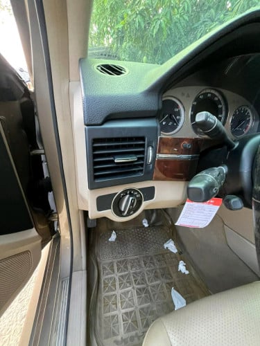 ឡានលក់ Mercedes Benz GLK 350 ឆ្នាំ 2010 full Option V6.ឡានស្អាត សំនុំ