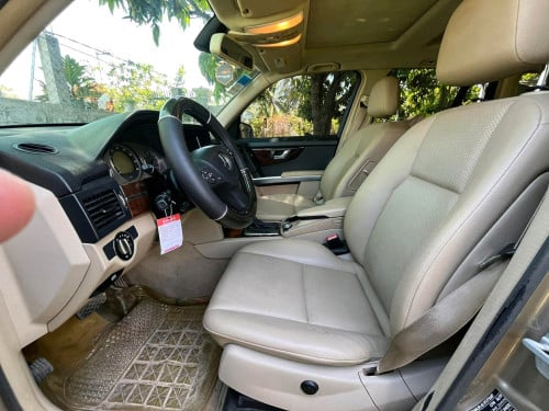 ឡានលក់ Mercedes Benz GLK 350 ឆ្នាំ 2010 full Option V6.ឡានស្អាត សំនុំ