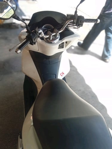លក់ម៉ូតូ pcx ជប៉ុនសុទ្ធ 014