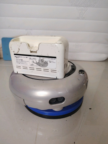 លក់ Robot បូមធូលីមួយទឹករបស់ជប៉ុន- ម៉ាស៊ីនខូចថ្ម