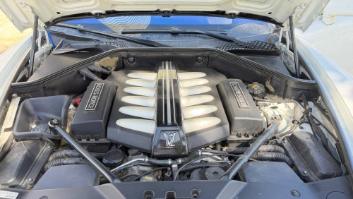 រថយន្ត Rolls-Royce Ghost ឆ្នាំ 2015 ម៉ាស៊ីន V12