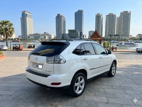 ឡានលក់RX330 ឆ្នាំ2004 ប៉ុង2  haft full ម្ចាស់ដើម