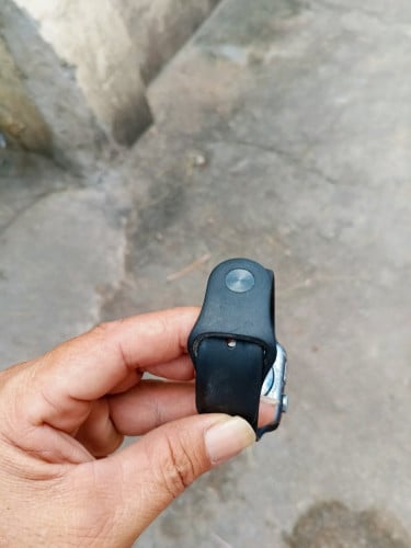លក់S2)42MMនៅចេញអត់ឆ្នាំងសាកខូចថាច់អត់មាន iclock ទេ។