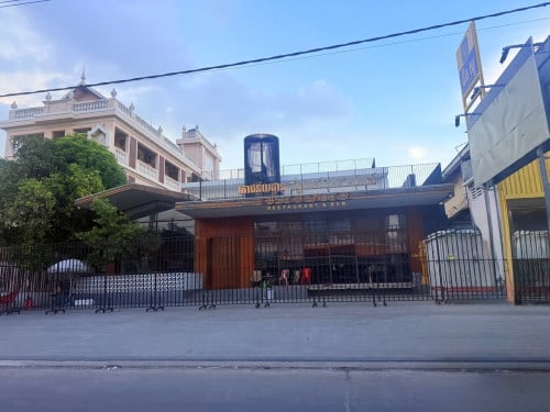 ហាងសម្រាប់ជួល/ Shop for Rent នៅផ្លូវ2004 ទីតាំង៖នៅសង្កាត់អូរបែកក្អម ខណ្ឌសែនសុខ