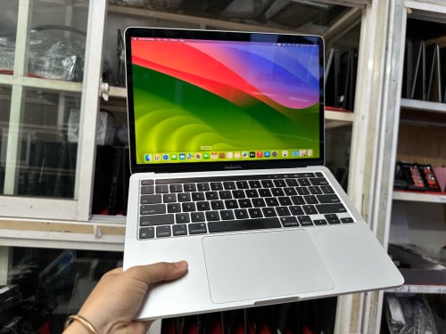 មានTouch Bar ថ្ម 97%