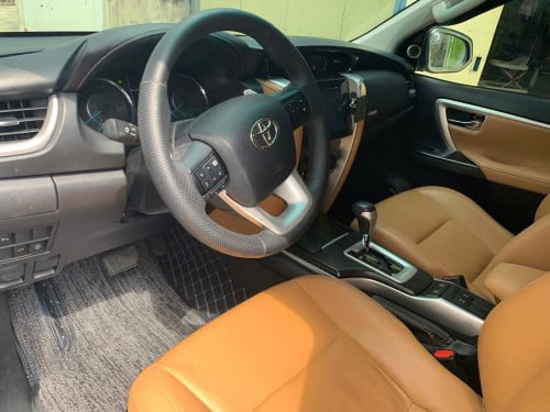 រថយន្តលក់ Toyota Fortuner 018