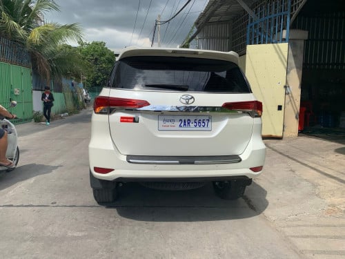 រថយន្តលក់ Toyota Fortuner 018