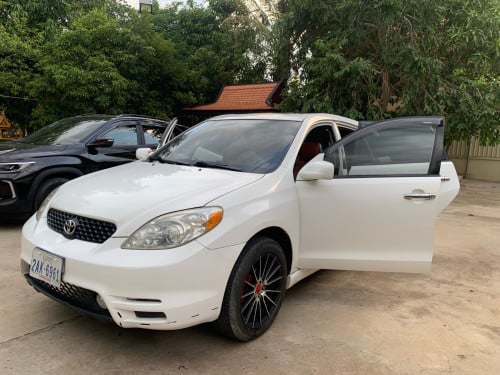 ប្រើផ្ទាល់ Toyota Corolla Matrix 2003 បើកដំបូល