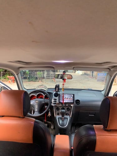 ប្រើផ្ទាល់ Toyota Corolla Matrix 2003 បើកដំបូល