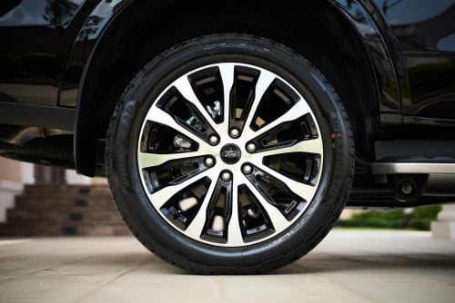 🔥កាន់តែខ្លាំង កាន់តែទំនើប! Ford Everest Platinum ម៉ាស៊ីនថ្មី 3.0L V6