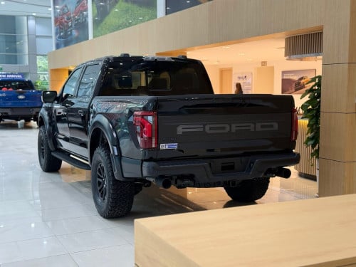 🔥មានស្តុកស្រាប់ Ford F-150 Raptor 2025