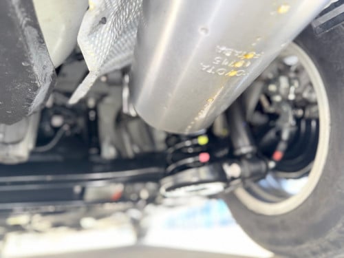 2014 Toyota Prius  Option 3 ខាងក្នុងលឿង ឃ្មុំ​ហ្ស៊ីន​