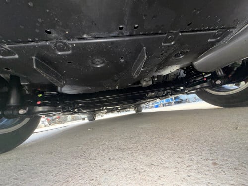 2014 Toyota Prius  Option 3 ខាងក្នុងលឿង ឃ្មុំ​ហ្ស៊ីន​