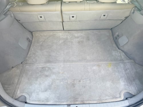 2014 Toyota Prius  Option 3 ខាងក្នុងលឿង ឃ្មុំ​ហ្ស៊ីន​