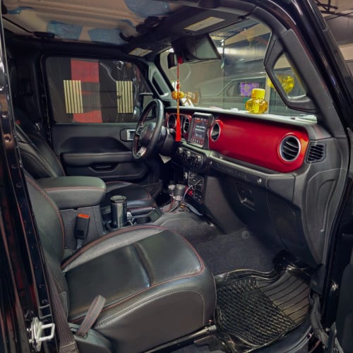 2020 JEEP Wrangler Rubicon ស៊ីន​ Full Option ម៉ាស៊ីនធំ V6  គីឡូរតិចណាស់ តែ15000km មហាថ្មី ម្ចាស់ដើម